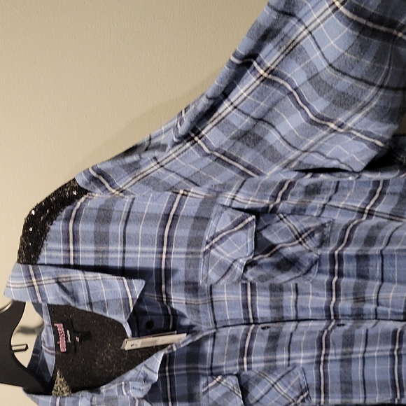 Flannel&Sequin hi-low button up, New w/ tags - Picture 5 of 13
